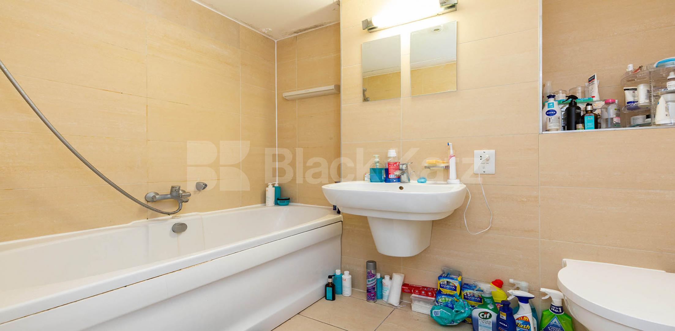 Modern two double bedroom two bathroom with balcony near tube  York Way, Caledonian Road
